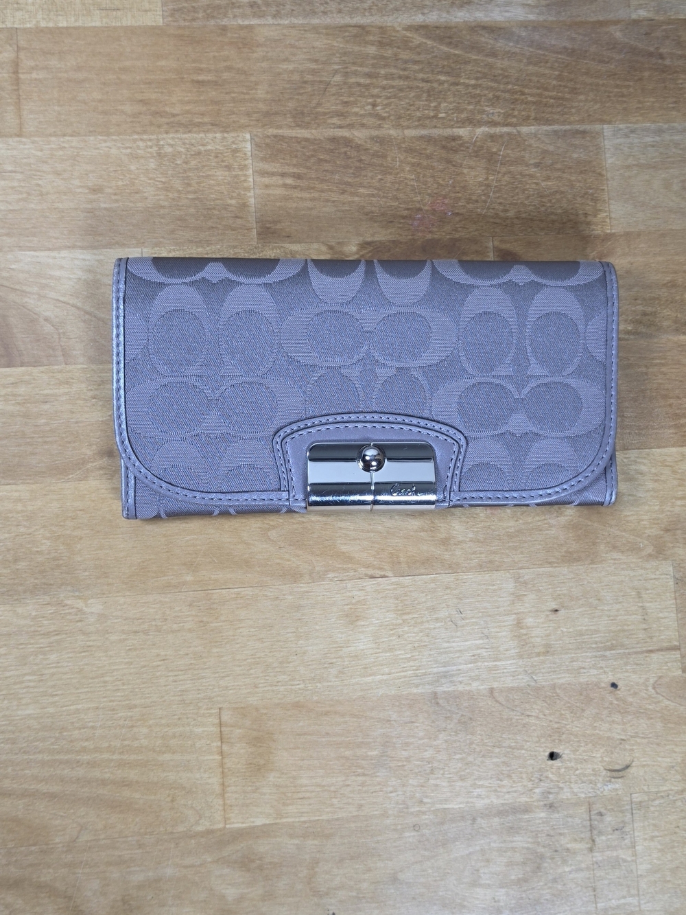 Coach Penelope Signature Checkbook Wallet Gray Jacquard Turnlock Y2K